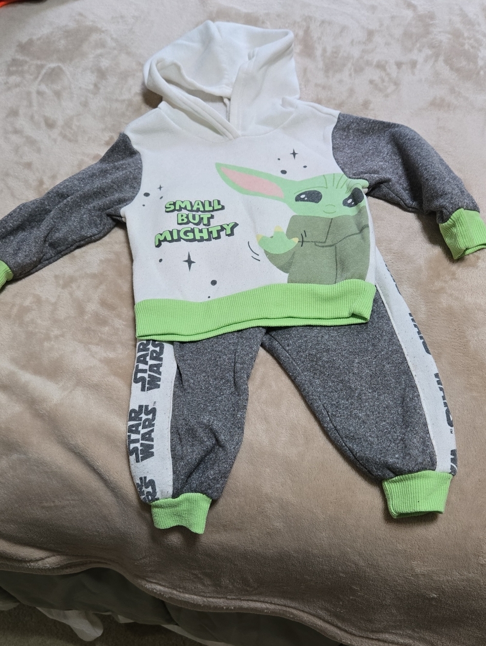 Star Wars Grogu Sweatshirt & Joggers Set - White, Gray, Green